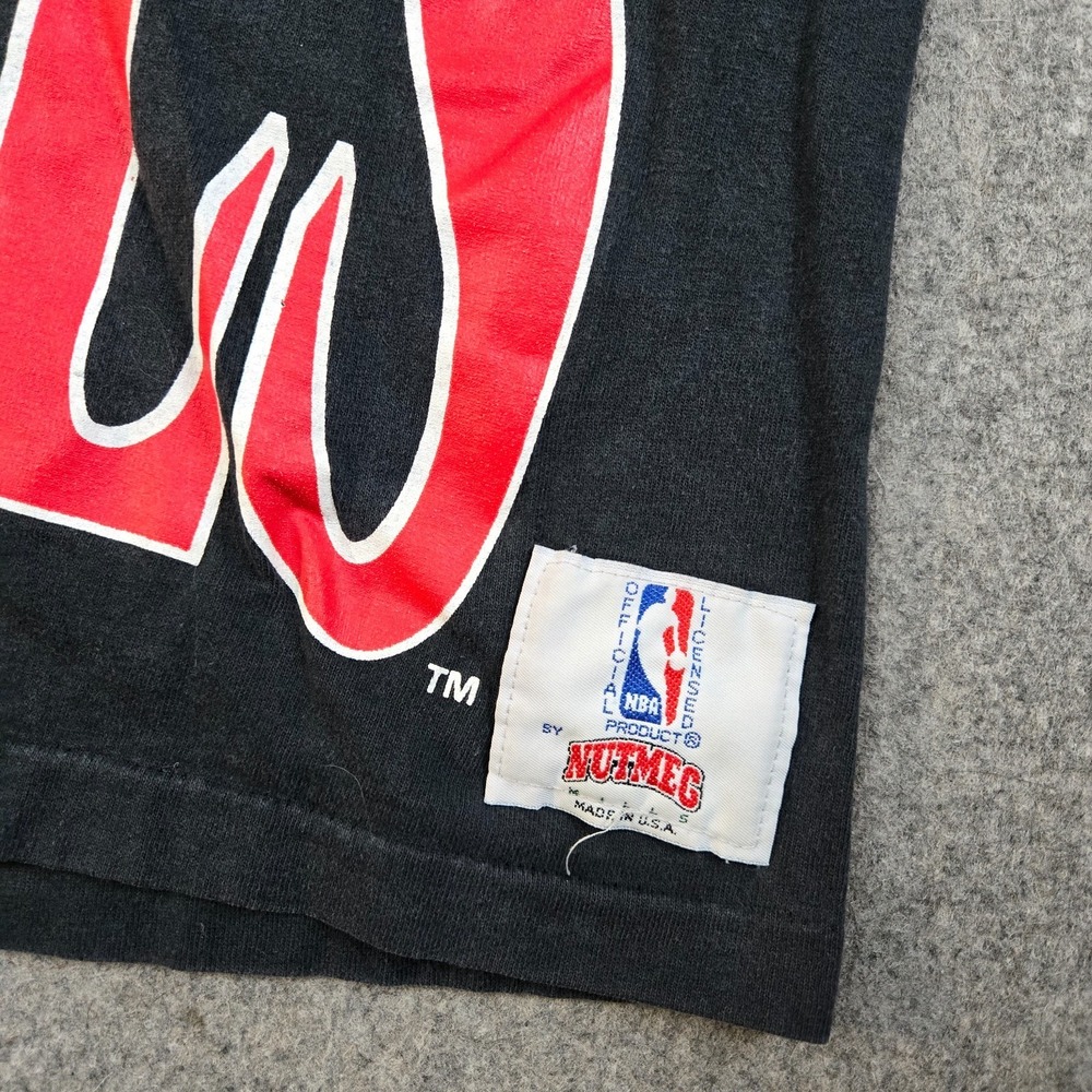 Vintage 90s Chicago Bulls Tank Top Size Medium Black Spellout Nutmeg Shirt - Picture 2 of 10